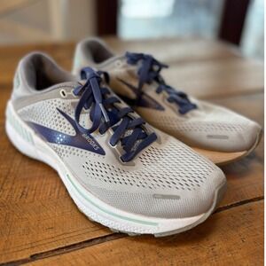 Brooks Adrenaline GTS 22 Womens Grey Purple Running Shoes Sneakers Size 8